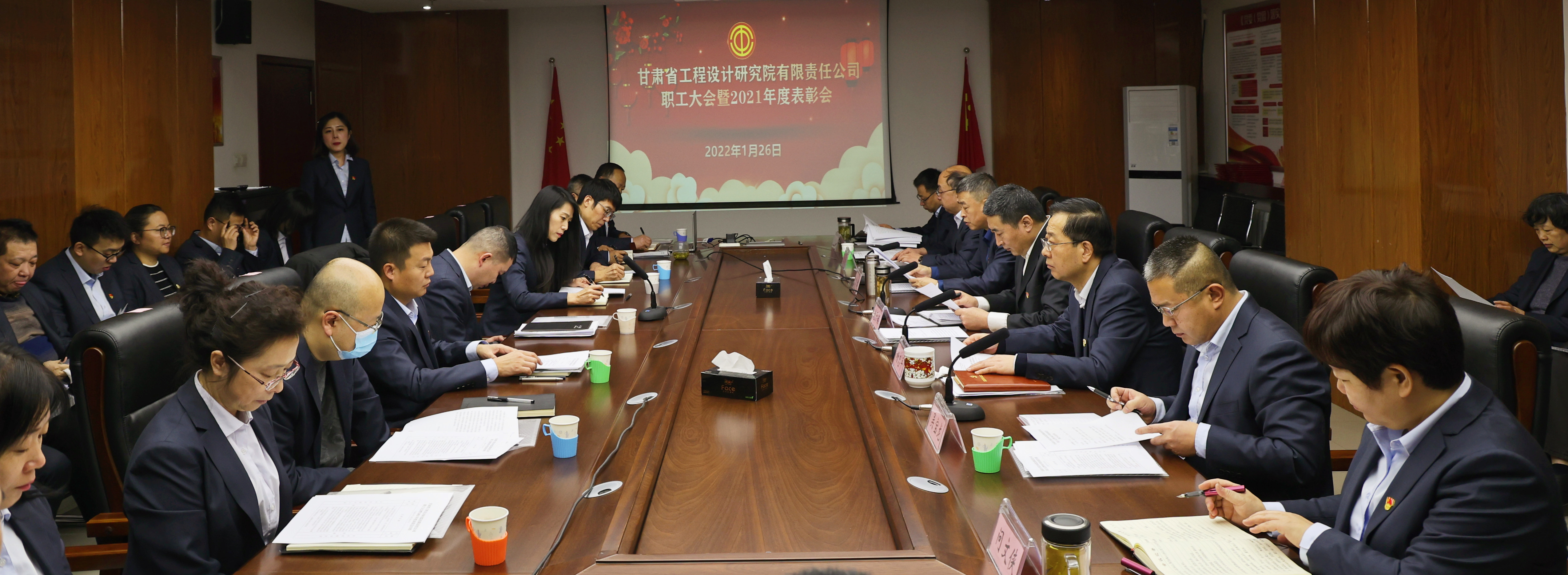 大合影_副本.jpg 大合影_副本.jpg